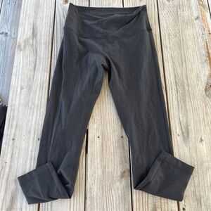 Size 8 Lululemon Wunder Under Hi-Rise 7/8 Tight (Full-On Luon 25") in black